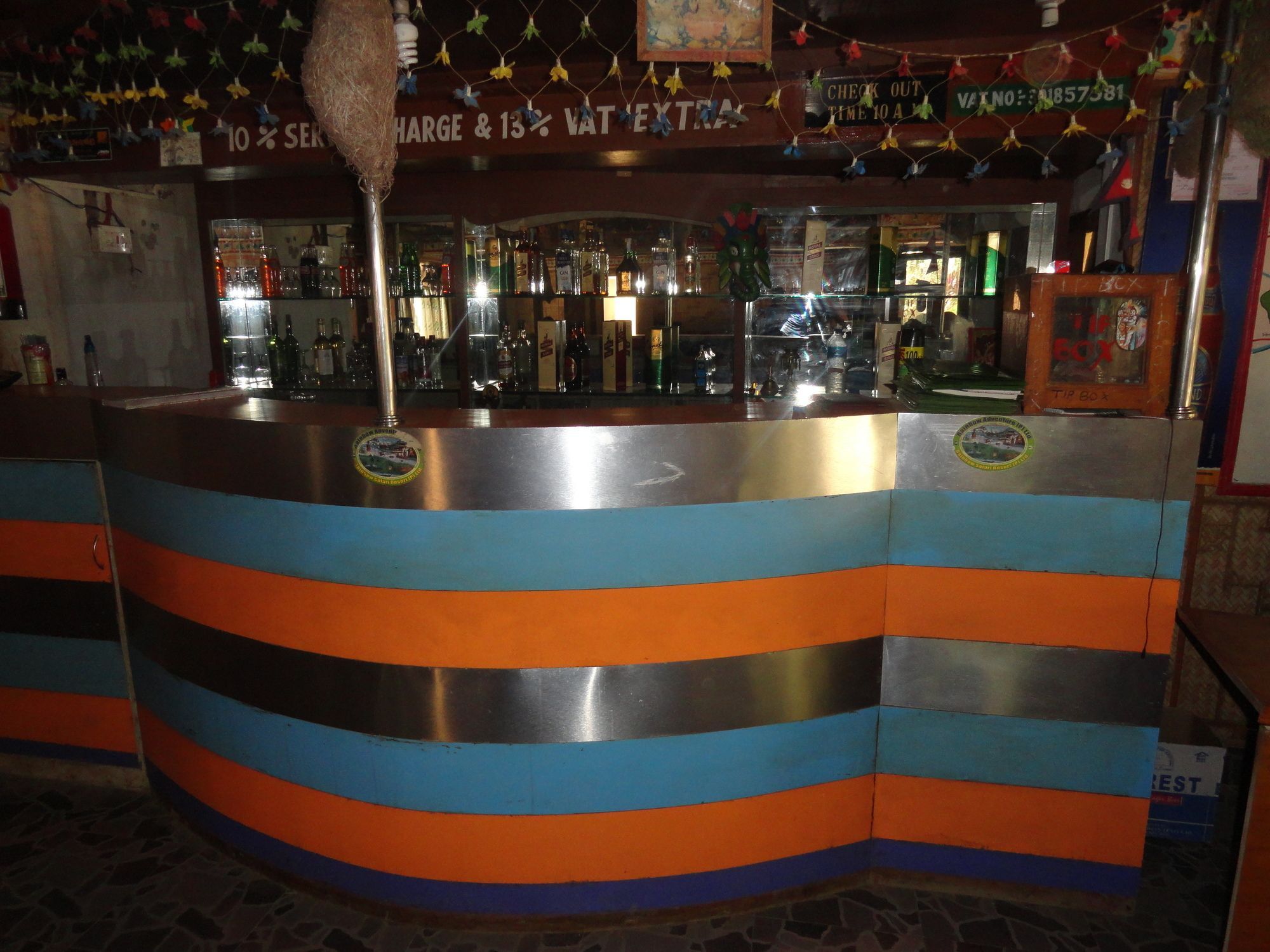 Rainbow Safari Resort Sauraha Bagian luar foto
